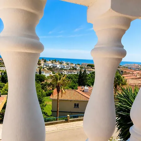 Luna Del Faro -ocean Views And Pools By Budha 아파트 *